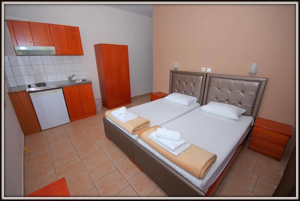 John & Eve Hotel Paralía Extérieur photo